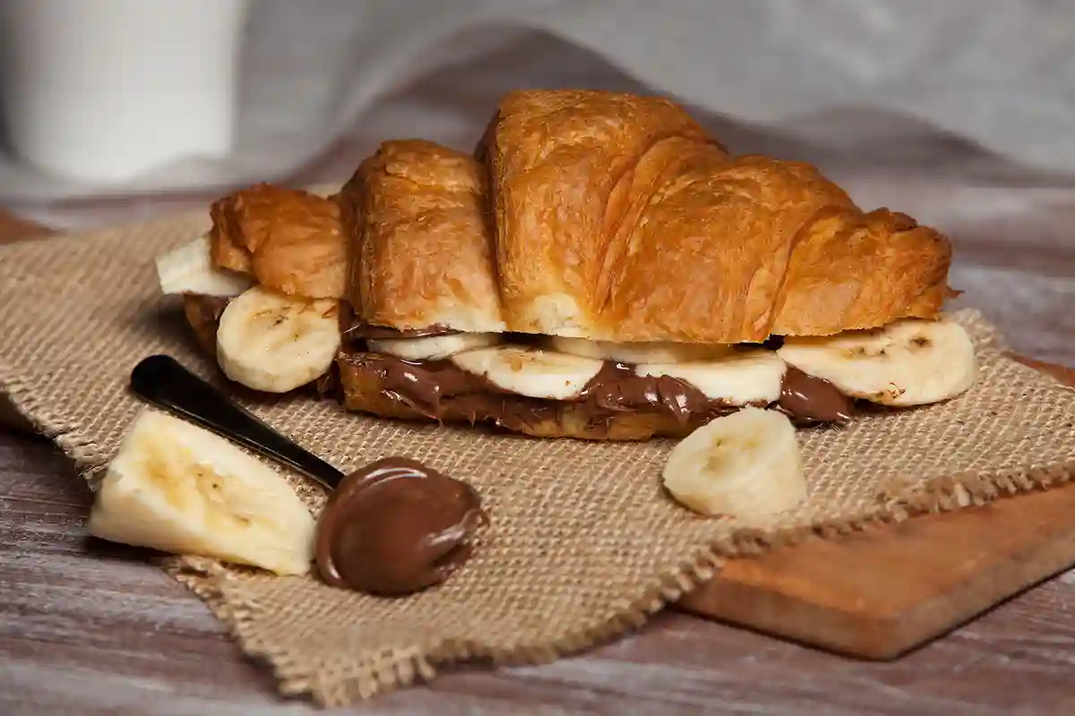 Kruasanai su bananais ir nutella kremu