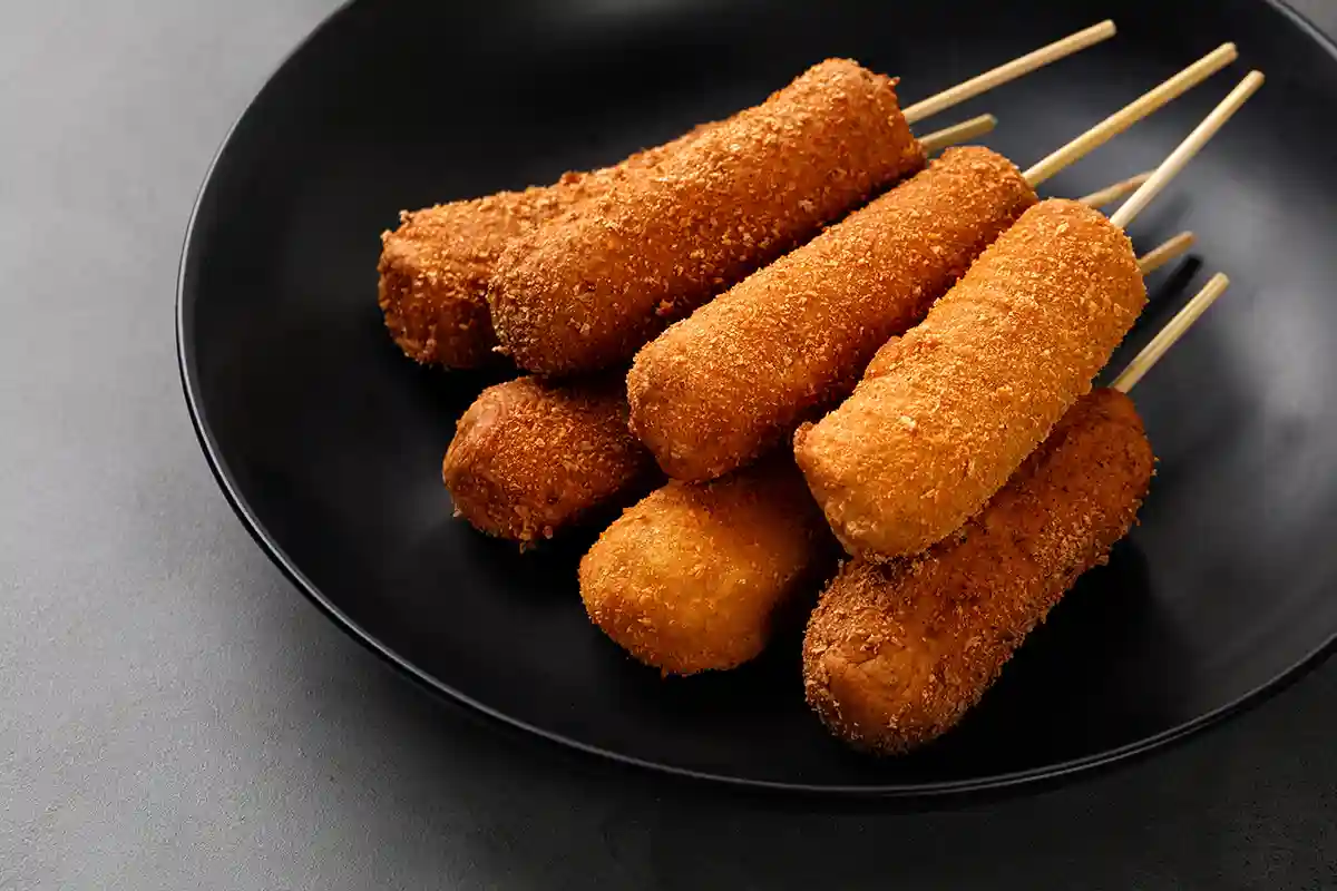 Dešrelės su sūriu tešloje "Corn Dogs"
