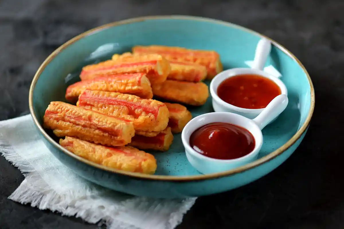 Krabų lazdelės majonezo ir garstyčių tešloje