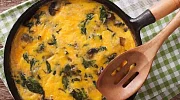 Omletas su pievagrybiais ir špinatais