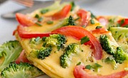Omletas su brokoliais ir pomidorais