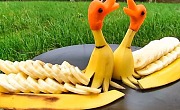 Stalo dekoravimas: antys iš bananų