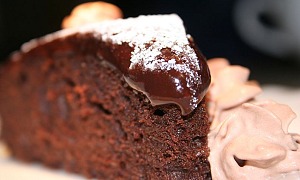 Drėgnas šokoladinis pyragas