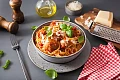 Makaronai su pomidorų ir parmezano padažu