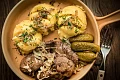 Keptos vištų kepenėlės su svogūnais