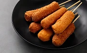 Dešrelės su sūriu tešloje "Corn Dogs"