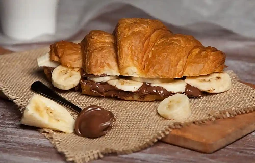 Kruasanai su bananais ir nutella kremu