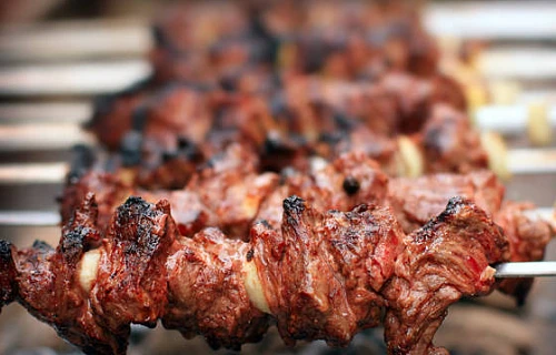 Šašlykai baltojo vyno marinate
