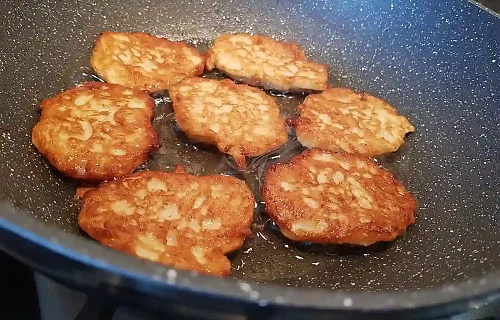 Brynai su bananais ir obuoliais