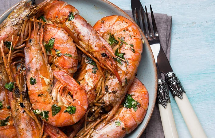 Keptos karališkos krevetės