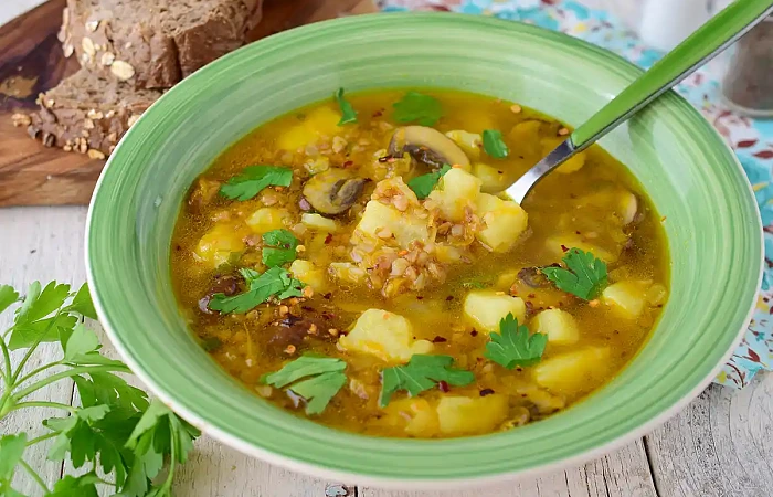 Grikių ir pievagrybių sriuba