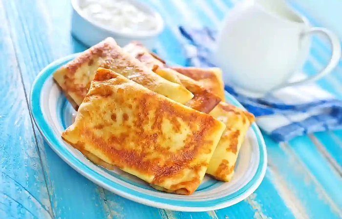 Lietiniai blynai su varške