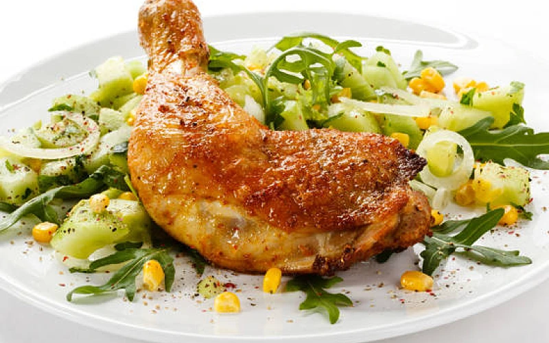 Kepti vištienos ketvirčiai: alaus marinatas