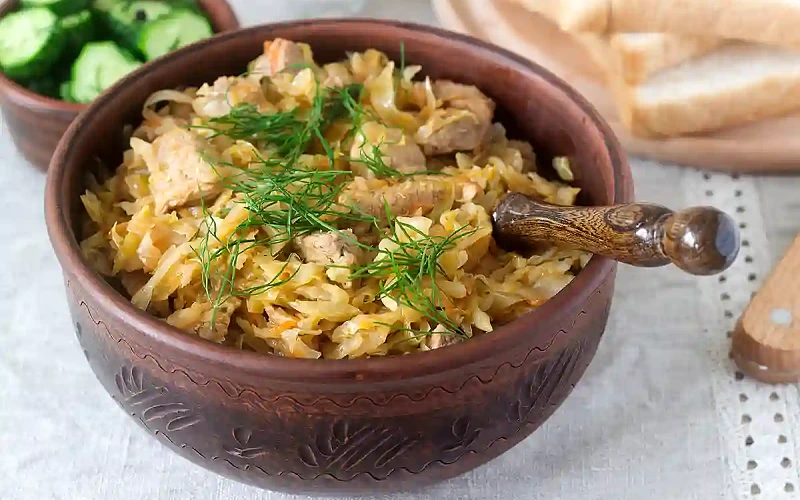 Raugintų kopūstų troškinys su kiauliena