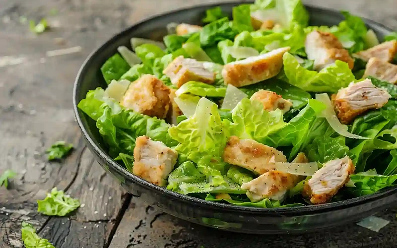 Salotos su vištiena