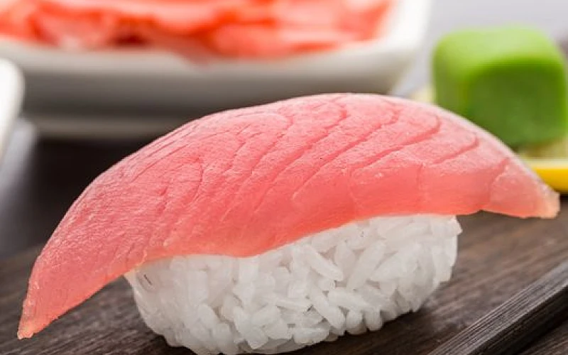 Suši nigiri su tunu