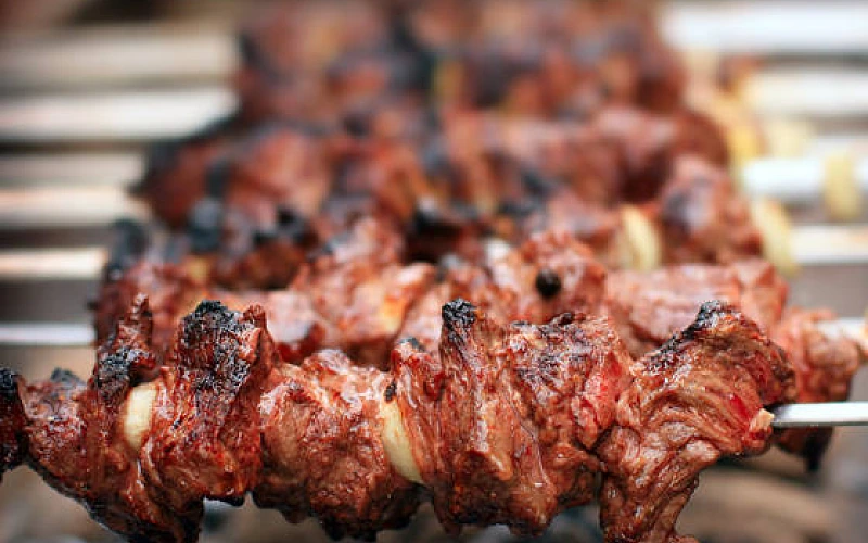 Šašlykai baltojo vyno marinate