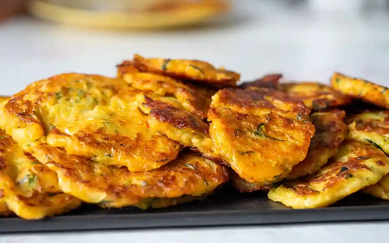 Cukinijų blynai su sūriu